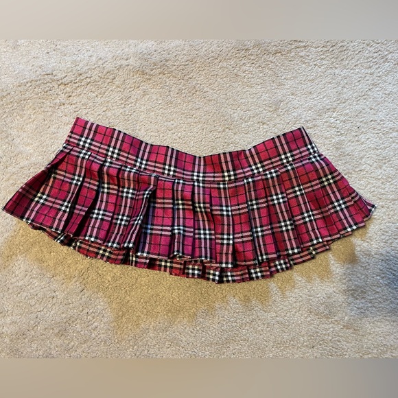 Teacher’s Pet Dresses & Skirts - ⭐️Y2K⭐️ Teacher’s Pet Pink Plaid MicroMini Skirt